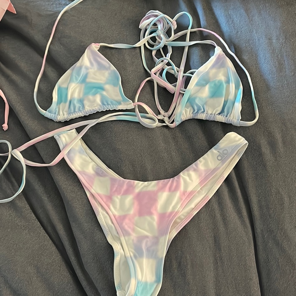 Frankie’s X alo bikini top XL, bottoms medium
